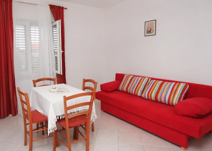 Appartement With Parking Space - 5089 Murter