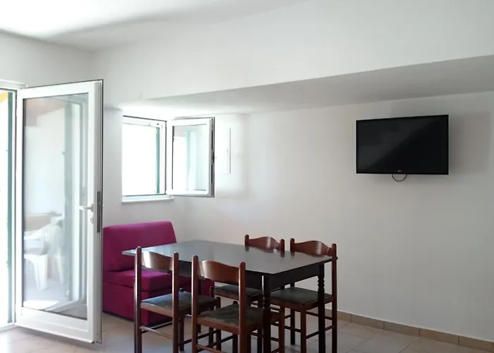 Appartement With Parking Space - 5089 Murter