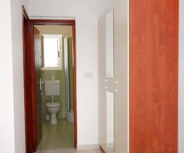 Apartamento With Parking Space - 5089 Murter